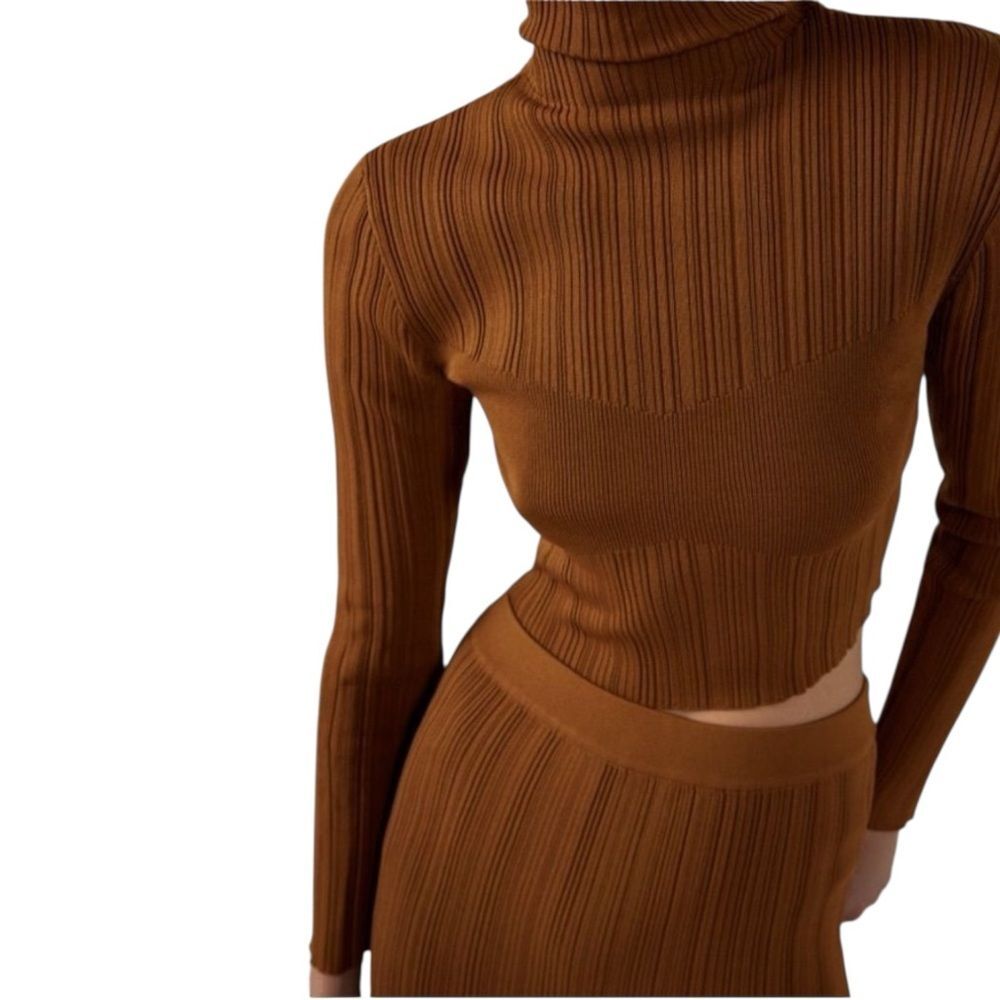 Zara Contour Ribbed Mock Neck NEW Size M